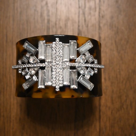 Tortoise Shell with Rhinestone bracelet - Picture 2 of 2